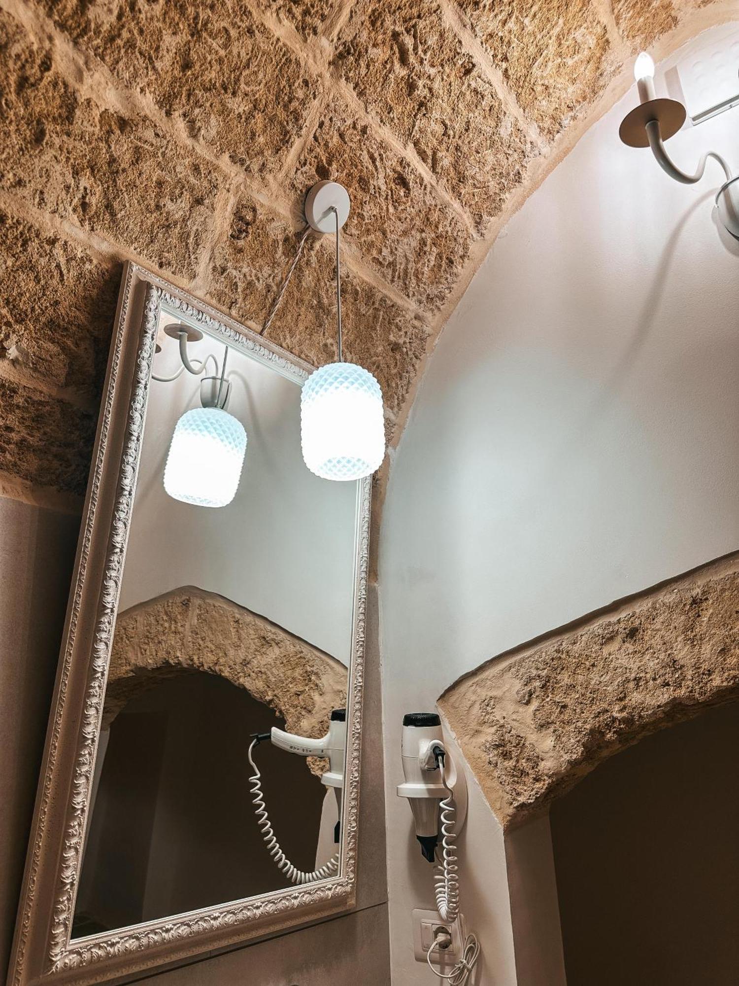 Palazzo Alma Luxury Rooms Casarano Exterior photo